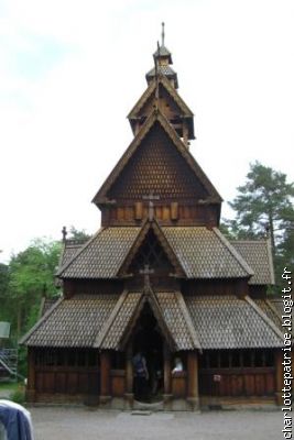 Eglise en bois debout